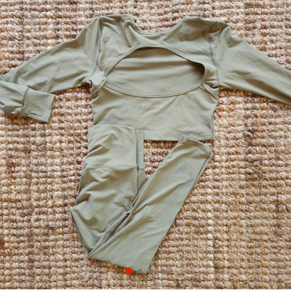 Flexxfit olive set medium
